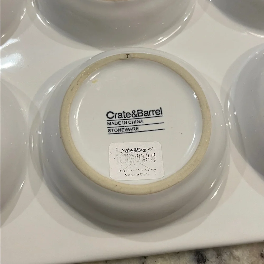 Crate&Barrel White stoneware. Divided Baking